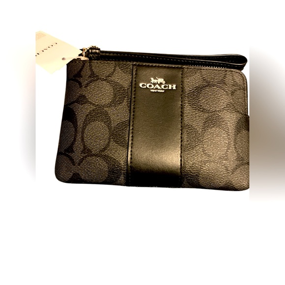 COACH wristlet NWT - Picture 1 of 4